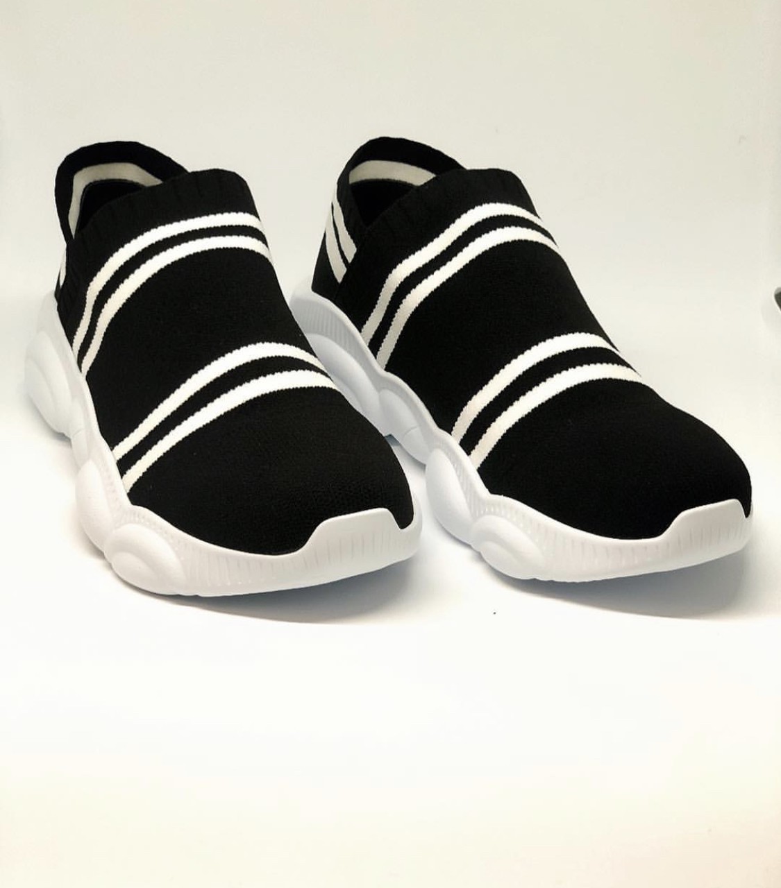 

Женские кроссовки Sofi&Mshoes Черные с белой полоской 37(23,5см)
