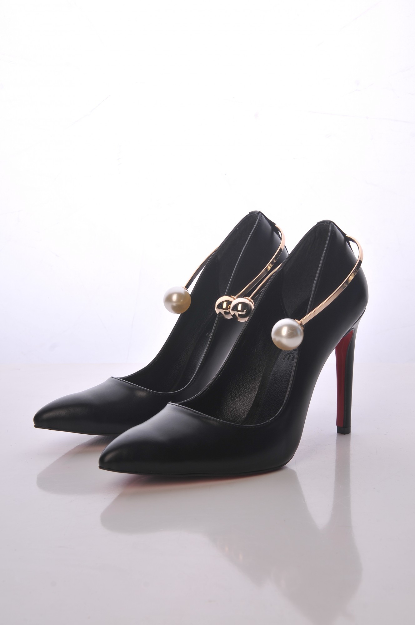

Женские Туфли лодочки Sofi&Mshoes Черные с металлическим браслетом 37