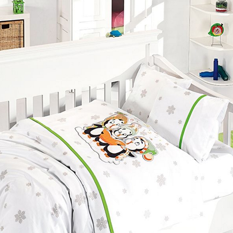 

Постельное белье "First Сhoice" сатин в детскую кроватку 100x150 PENGUINS YESIL