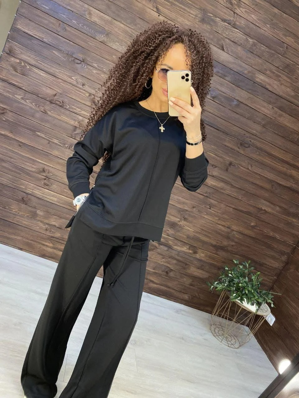 

Fashions • Костюм женский брючный Loren Fashions - черный (723, Fashions • Костюм женский брючный Loren Fashions 42-44 черный (723)