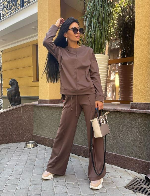 

Fashions • Женский костюм брючный Loren Fashions - шоколад (723-бр, Fashions • Женский костюм брючный Loren Fashions 50-52 шоколад (723-бр)