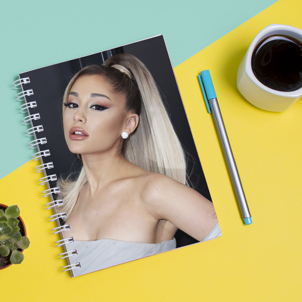 

Скетчбук (Sketchbook) для рисования с принтом "Ariana Grande-Ариана Гранде"