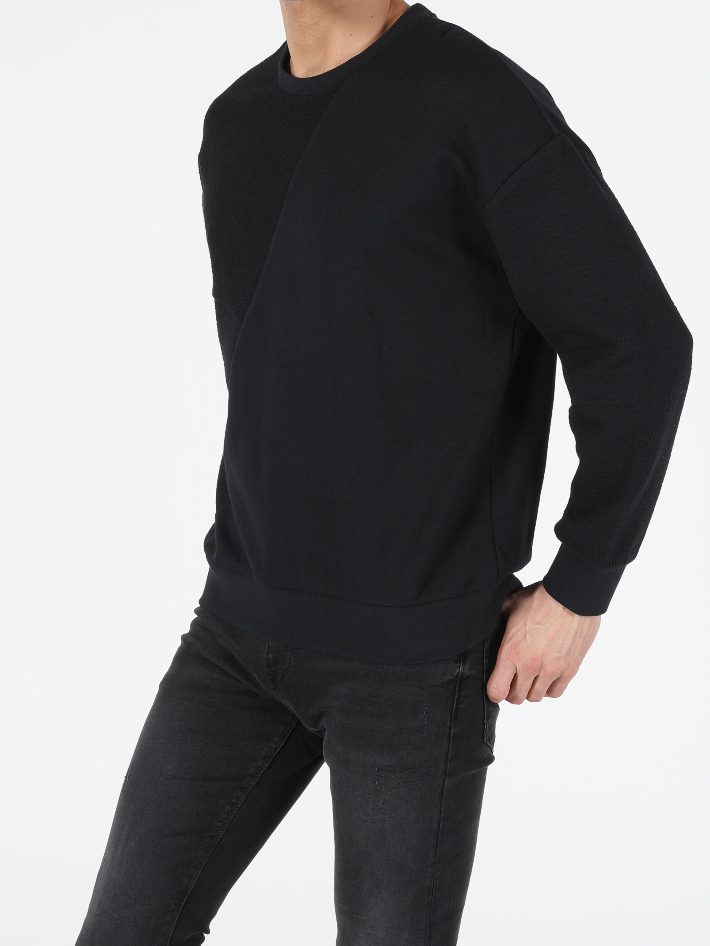 

Свитшот Colin's CL1050660  Black, Свитшот Colin's CL1050660 XL Black