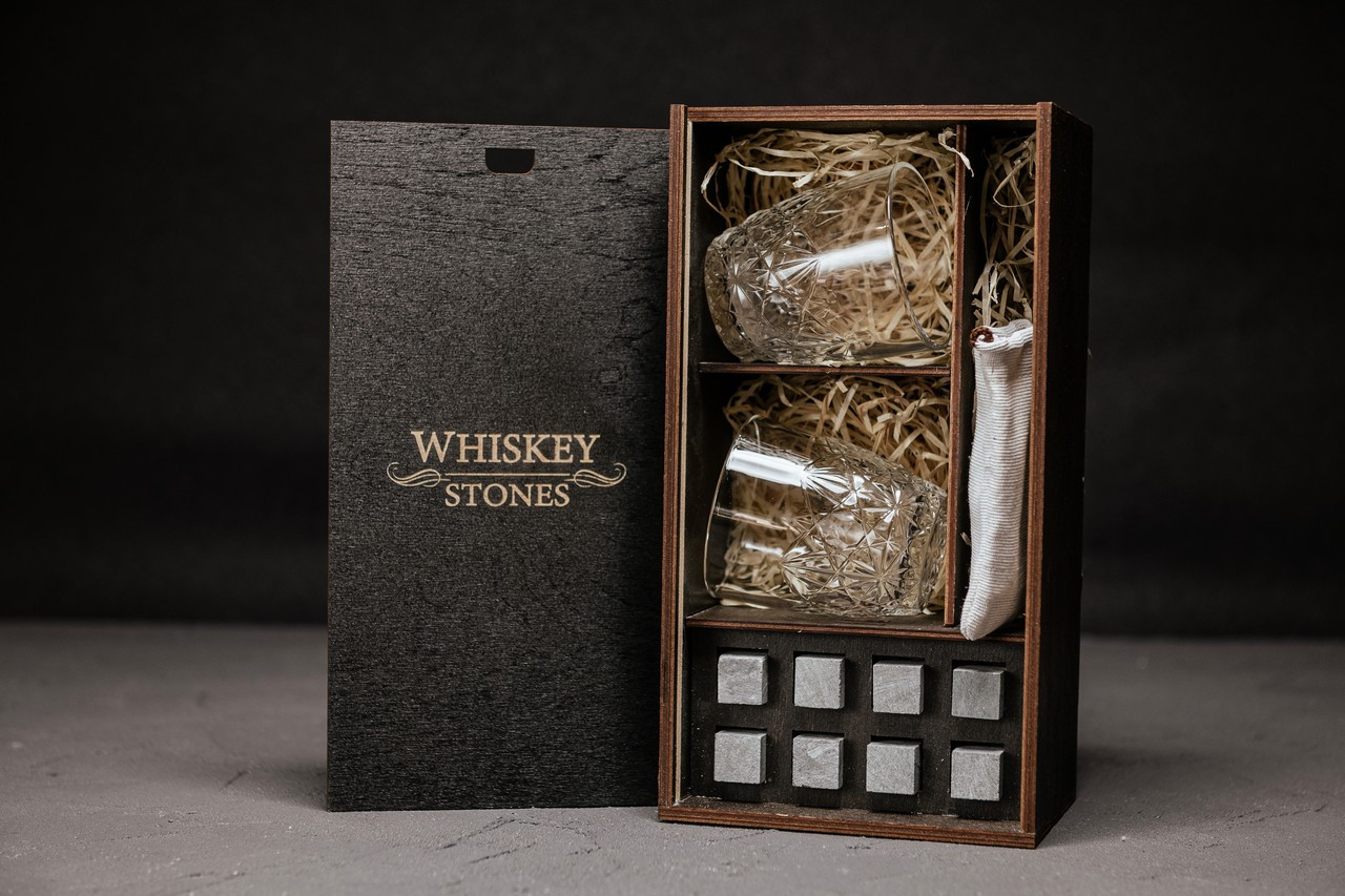 

Камені для віскі набір 8 шт з стеатита подарунковий набір в дерев'яному пеналі + 2 келихи Bormolio Rocco Dedalo 260мл, + щипці + мішечок