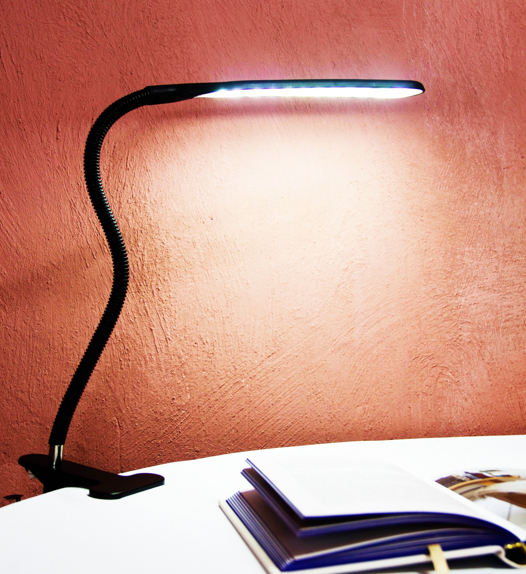 Светодиодная настольная лампа USB 24 LED на прищепке XSD 206 Черная ...