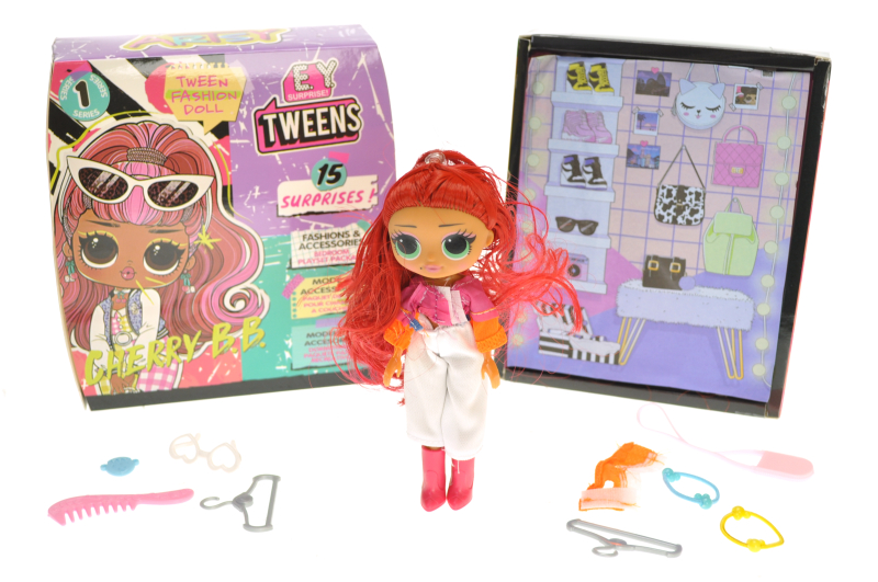

Лялька "L.Q.L" "Tweens" в кор. 31,2*25,5*7,3см EY2431