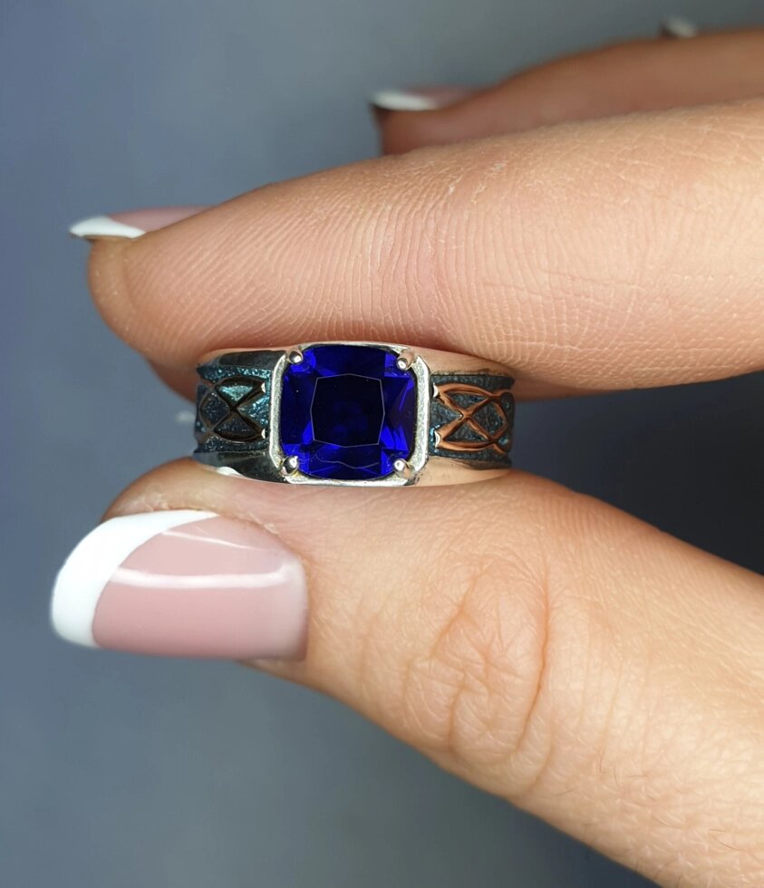

Кольцо серебряное с фианитом 5,09 г