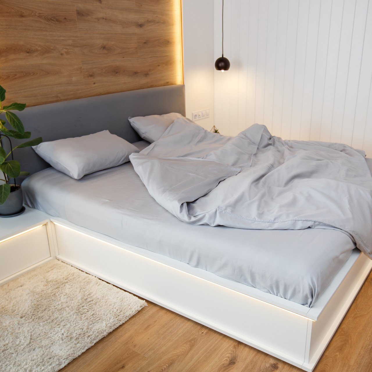

Простынь на резинке NaviHome сатин 160х190+37 Белая звезда нежно-серая