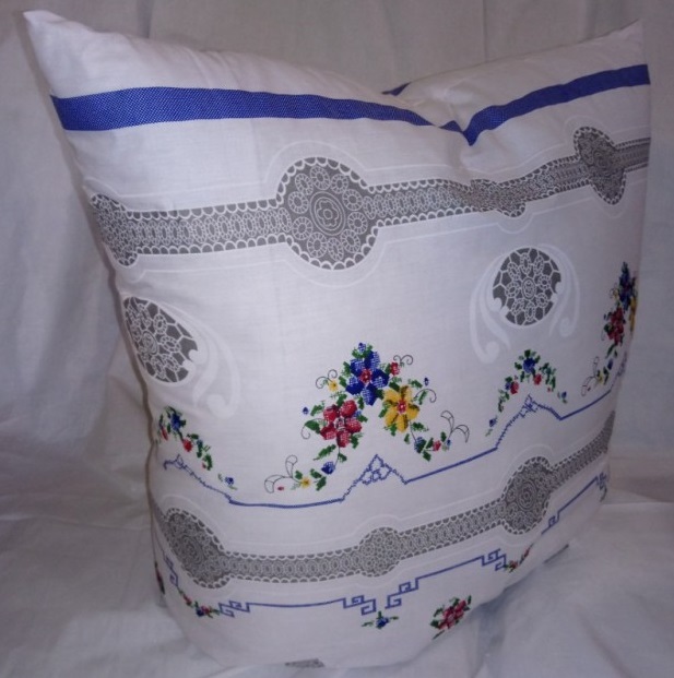 

Подушка Вышивка Vital-Textile Холлофайбер БЯЗЬ GOLD 70X70