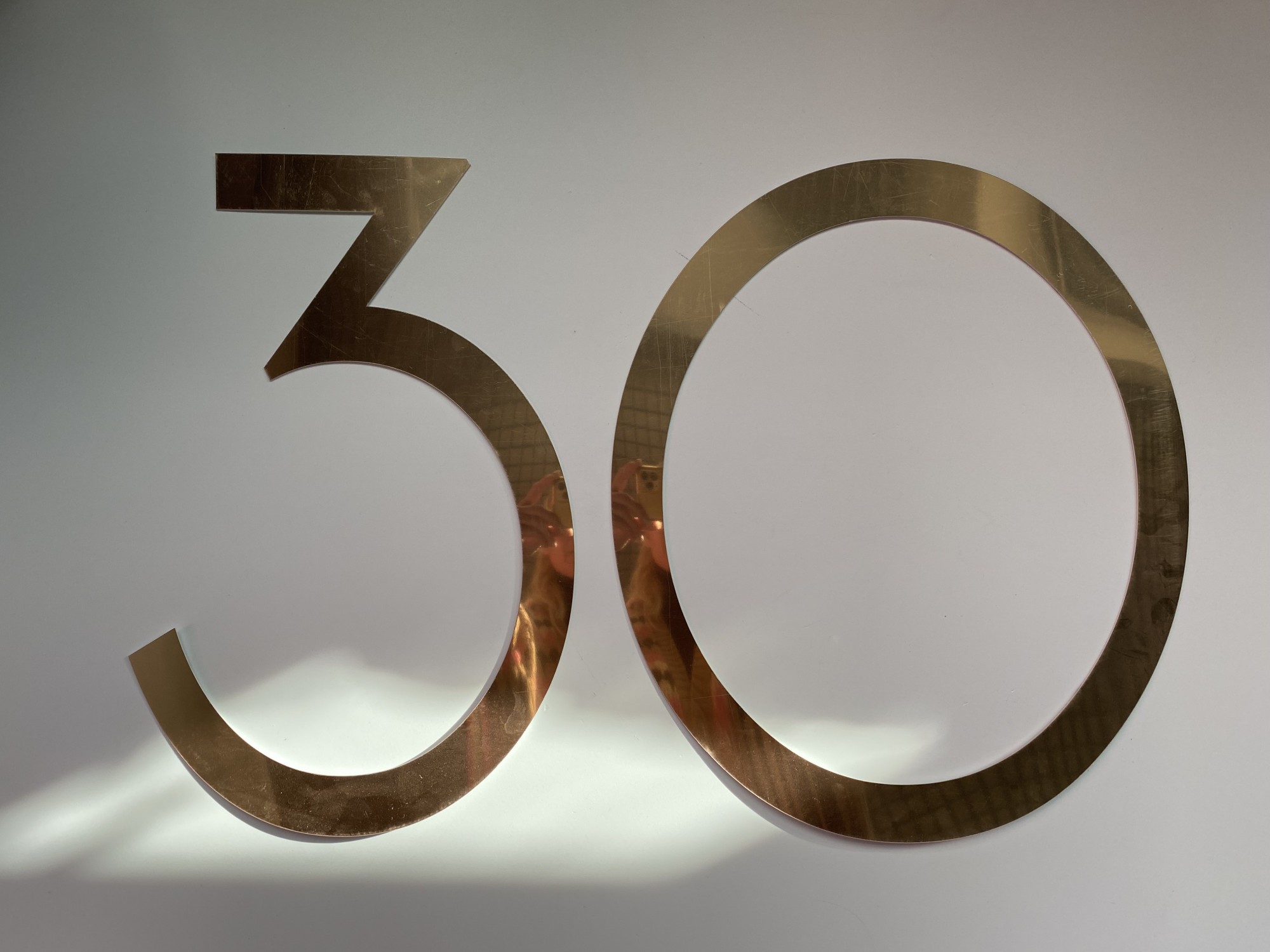 

Объемная цифры "30" Manific Decor из зеркального пластика на стену для праздника Золотой 60*40 см (502.11)