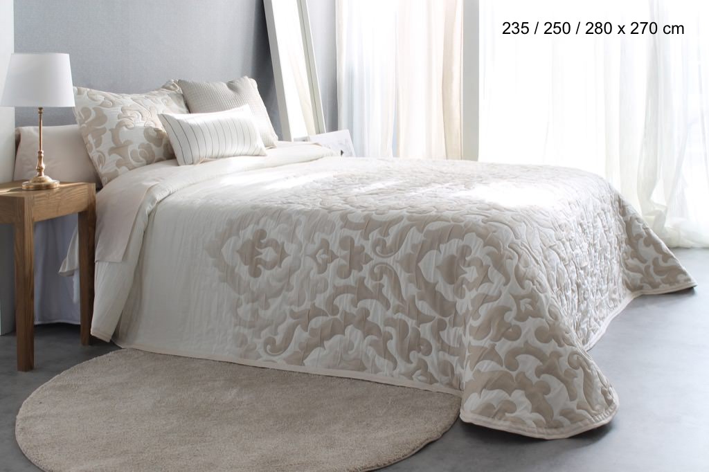

Покрывало жаккардовое двухстороннее Reig Marti PALERMO c01 250x270 бежевое