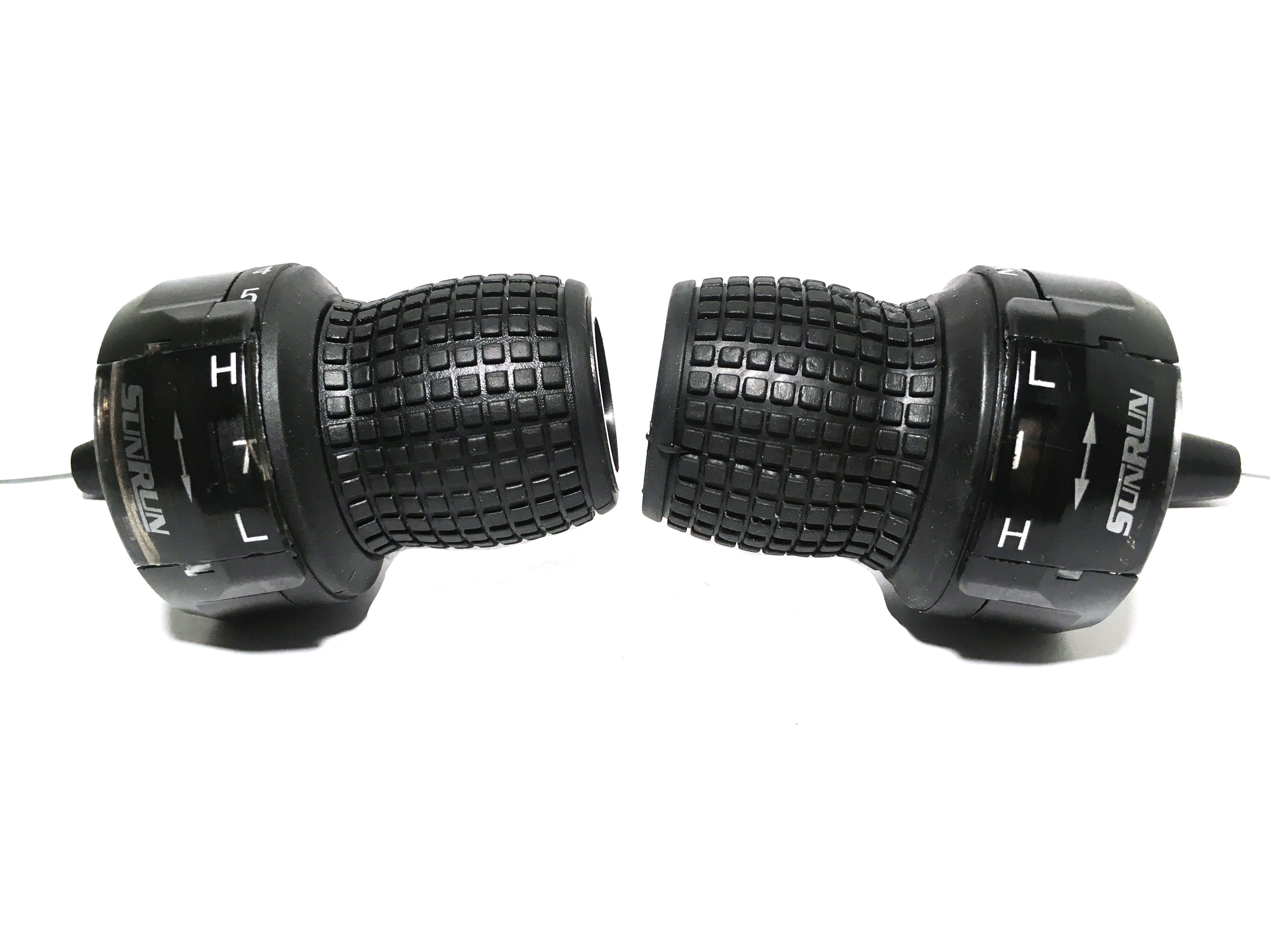 

Шифтеры SunRun Gripshift SL-08 3x7 с тросиками