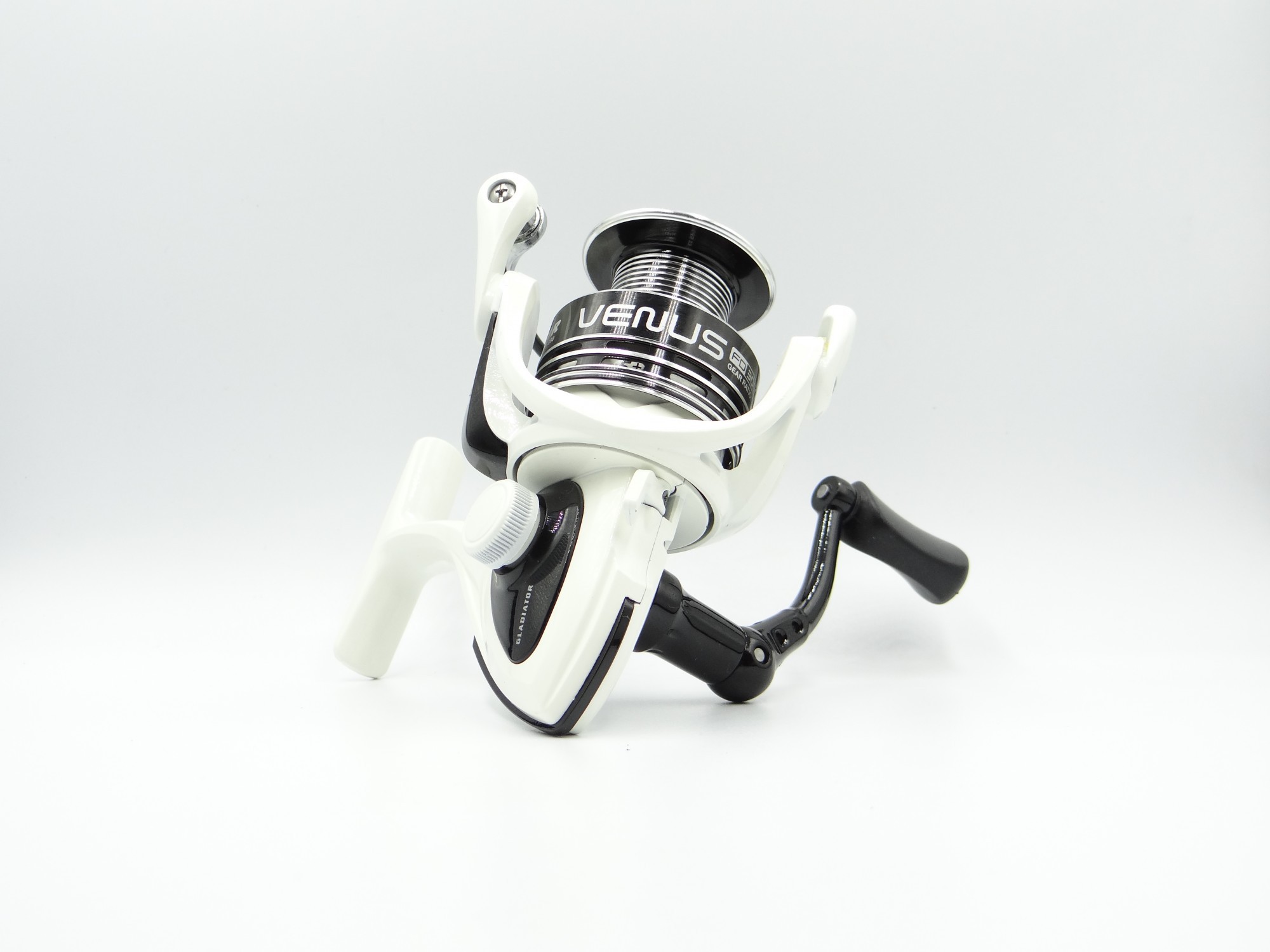 

Катушка Gladiator Venus 3000 5+1BB (VE-10-3000)