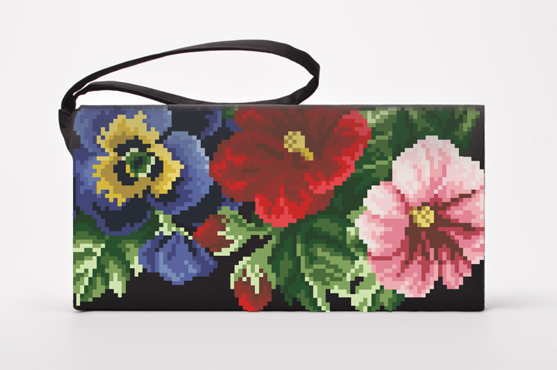 

Набір для вишивки нитками Барвиста Вишиванка заготовки пошитого клатча Мальви, троянди, братки (КЛ351шЧ1301i)