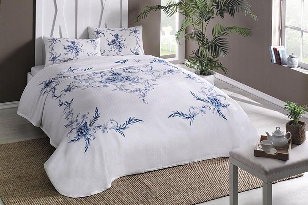 

Летний набор с пике TAC Lavinia Blue евро: простынь на резинке + пике + наволочки