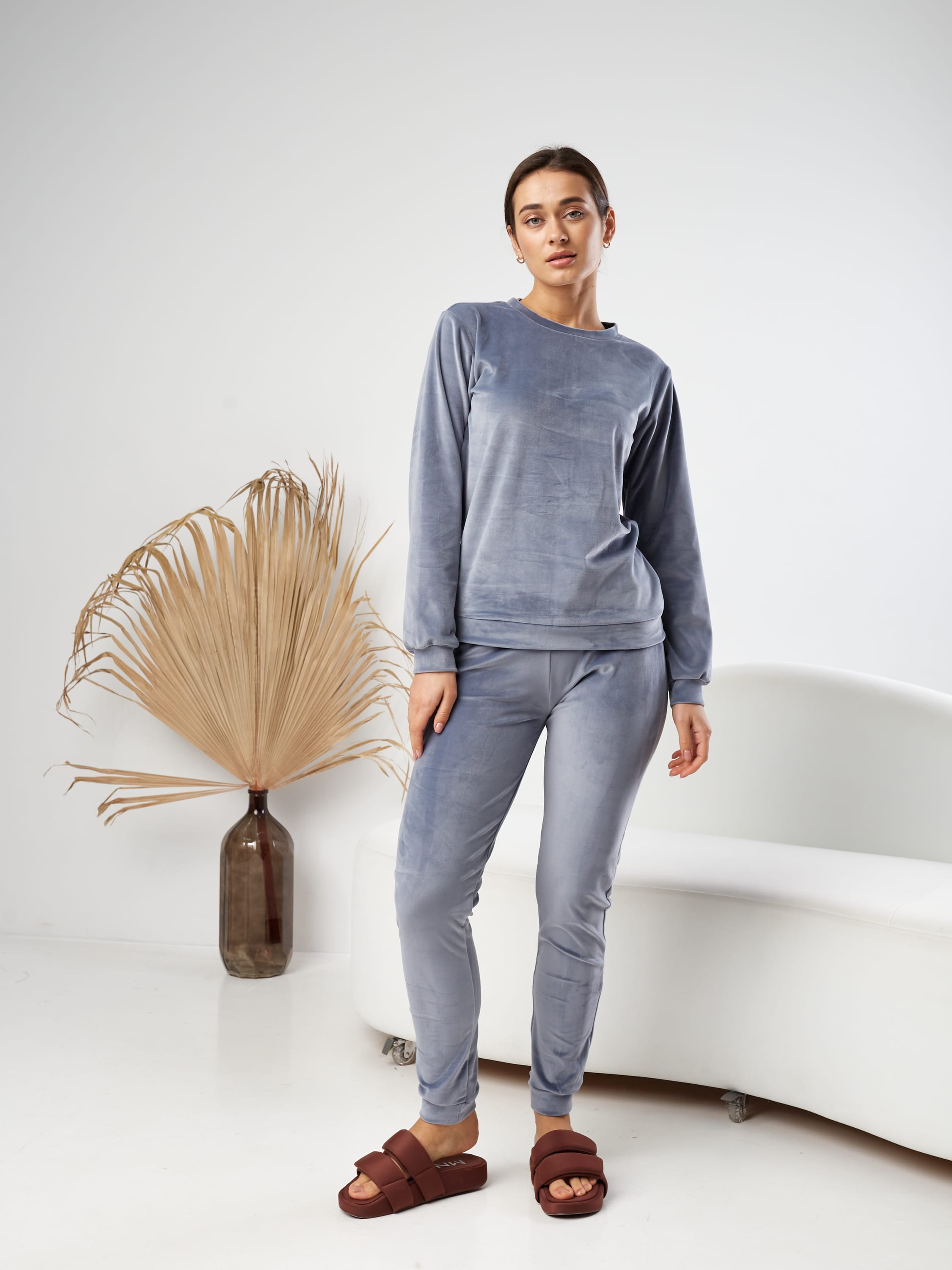 Акція на Піжама (світшот + штани) жіноча BARWA garments 0285/289 M Сіро-блакитна від Rozetka