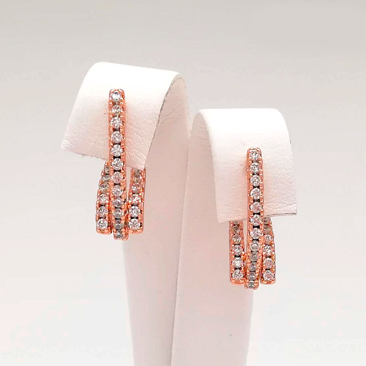 

Серьги Xuping из медицинского золота, белые фианиты, позолота PO, 24682