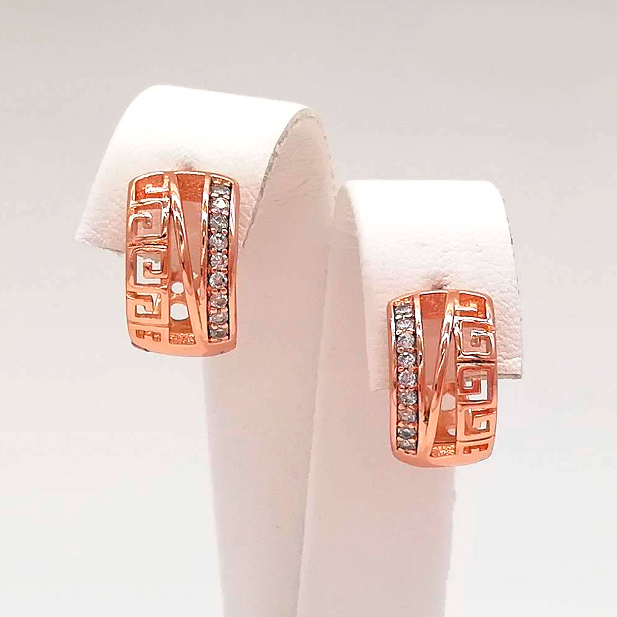 

Серьги Xuping из медицинского золота, белые фианиты, позолота PO, 24698