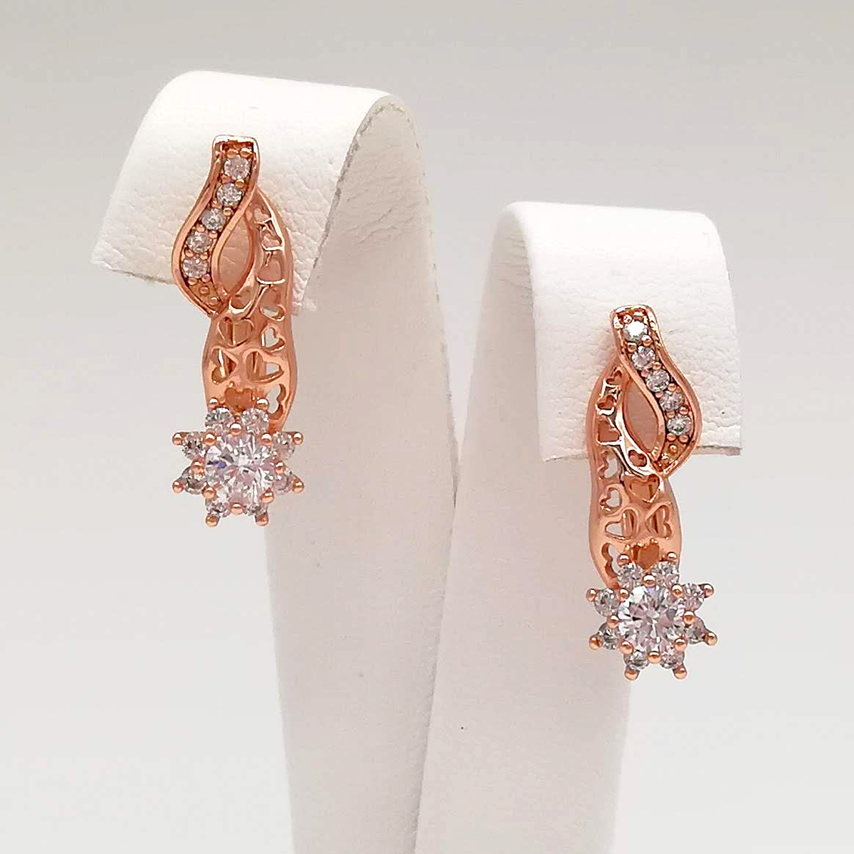 

Серьги Xuping из медицинского золота, белые фианиты, позолота PO, 24628