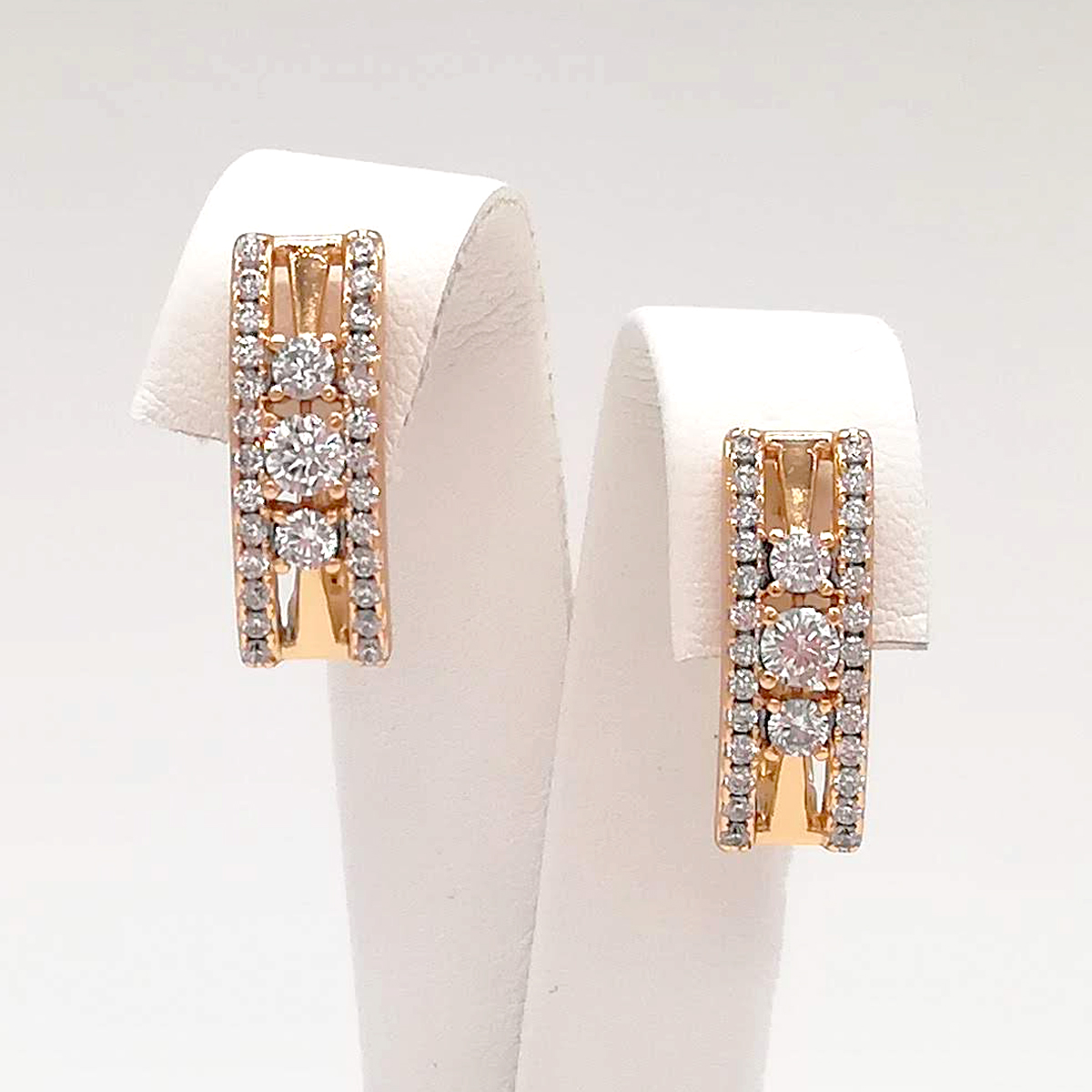 

Серьги Xuping из медицинского золота, белые фианиты, позолота 18K, 24551
