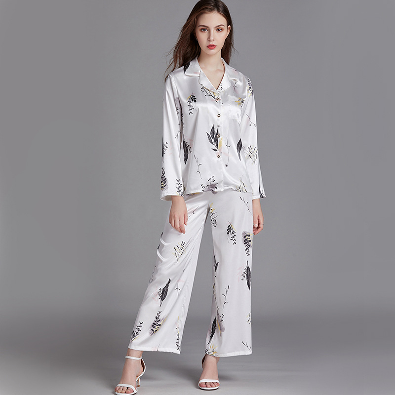 

Пижама женская Meadow grasses Berni Fashion (L) Белый