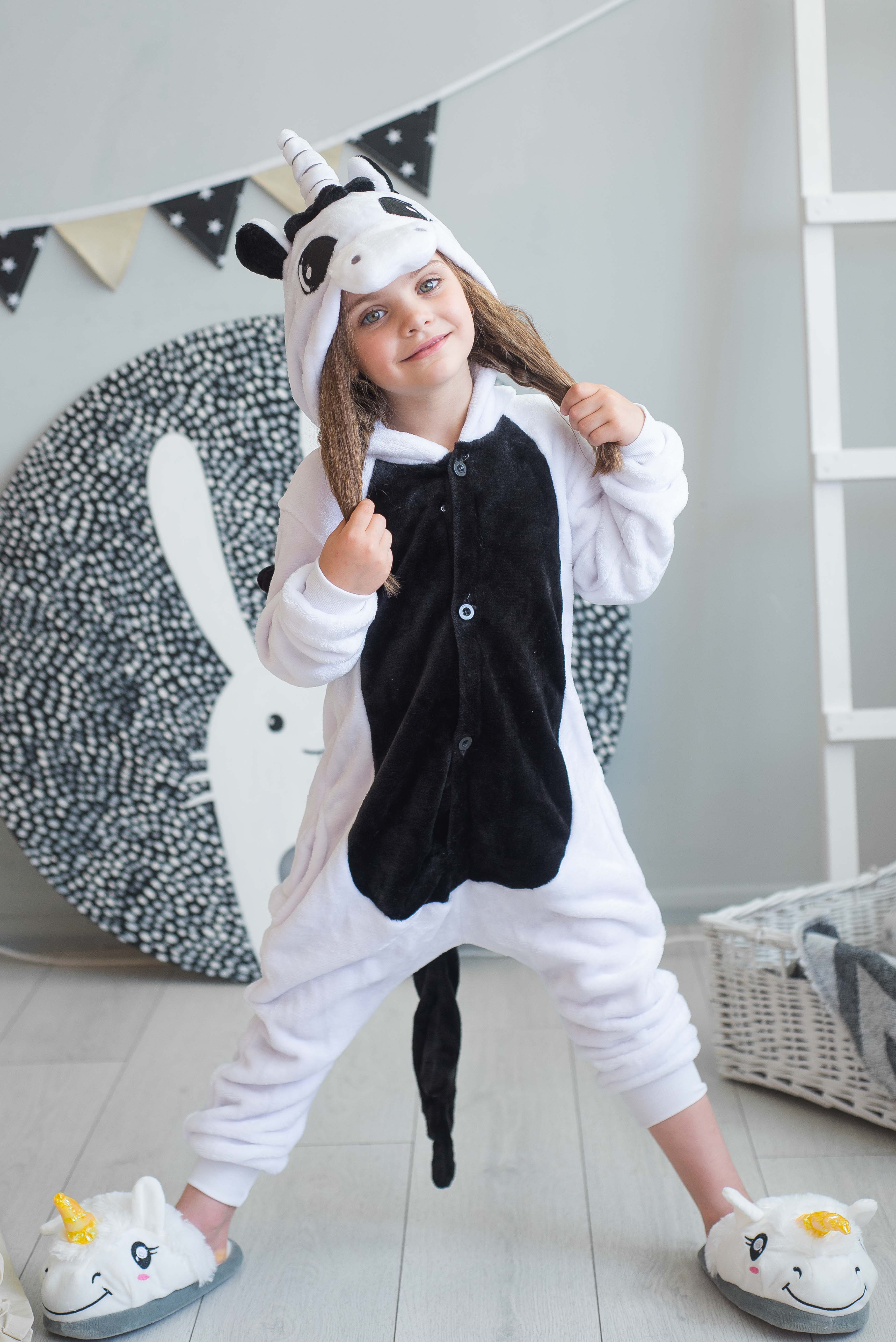 

Пижама Кигуруми детская BearWear Единорог с крылышками S 105 - 115 см Бело-черный (K0W1-0026-S)