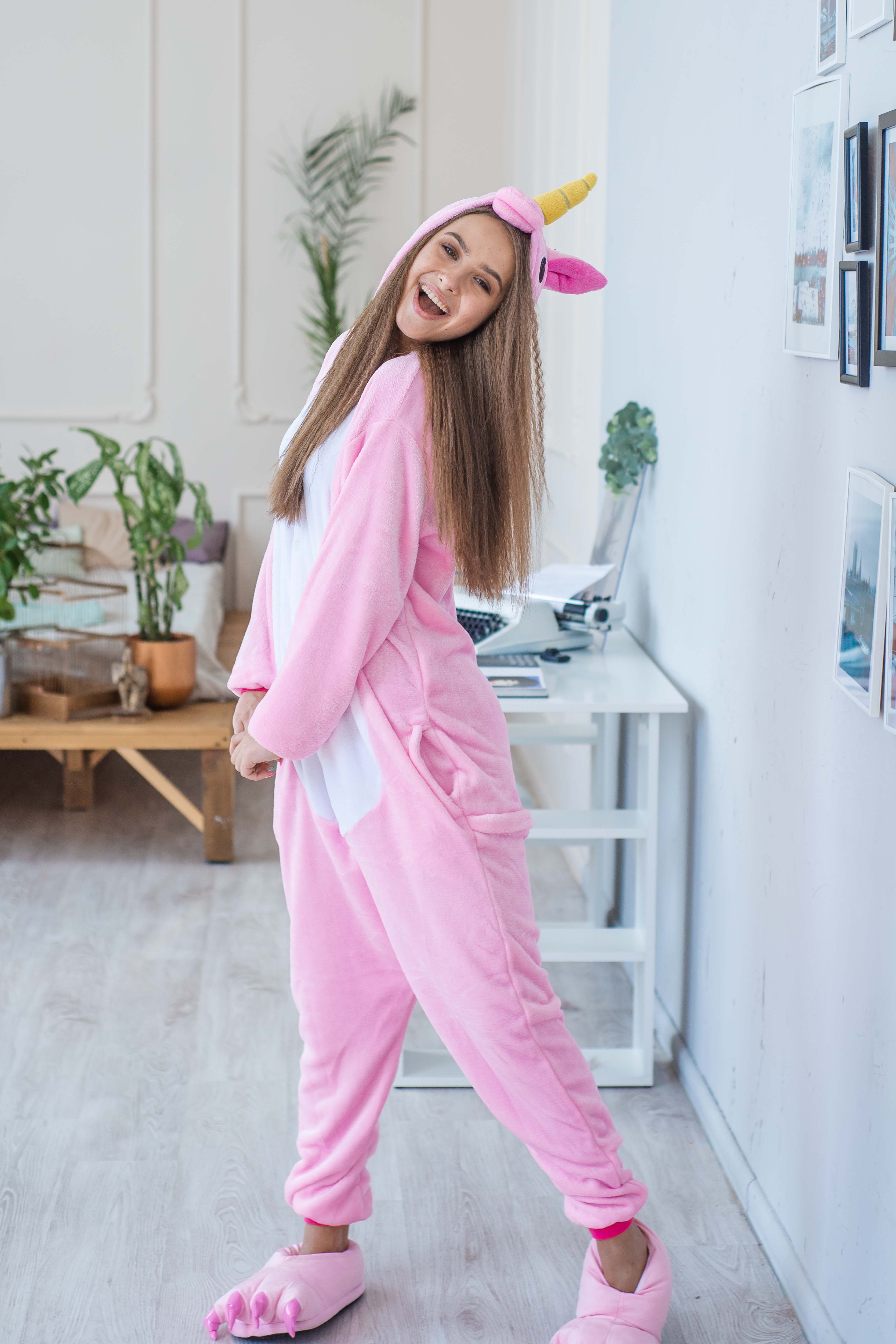 

Пижама Кигуруми взрослая BearWear Единорог  145 - 155 см Розовый (K1W1-0029, Пижама Кигуруми взрослая BearWear Единорог S 145 - 155 см Розовый (K1W1-0029-S)