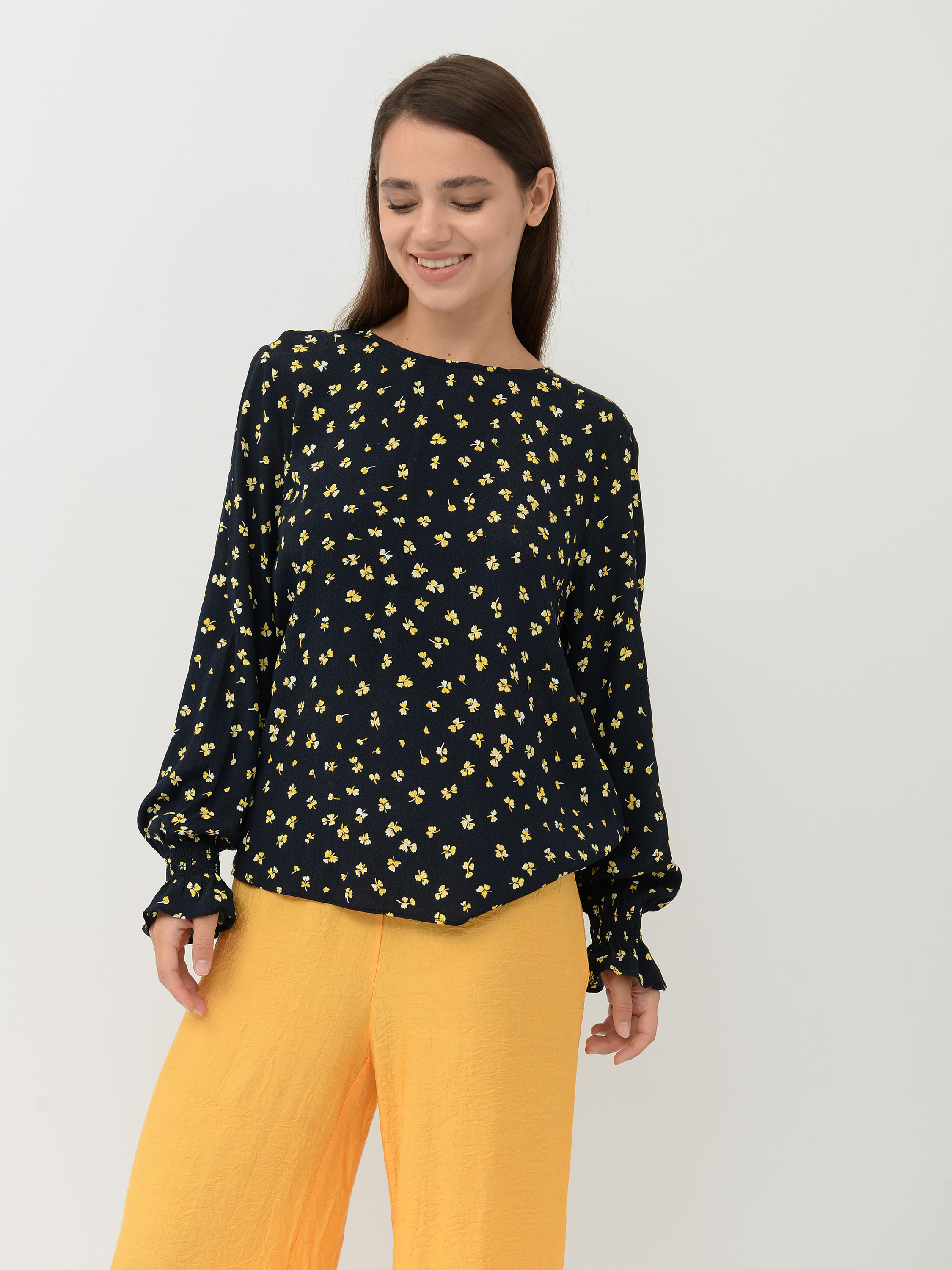 

Блузка H&M 6750709 40 Темно-синяя