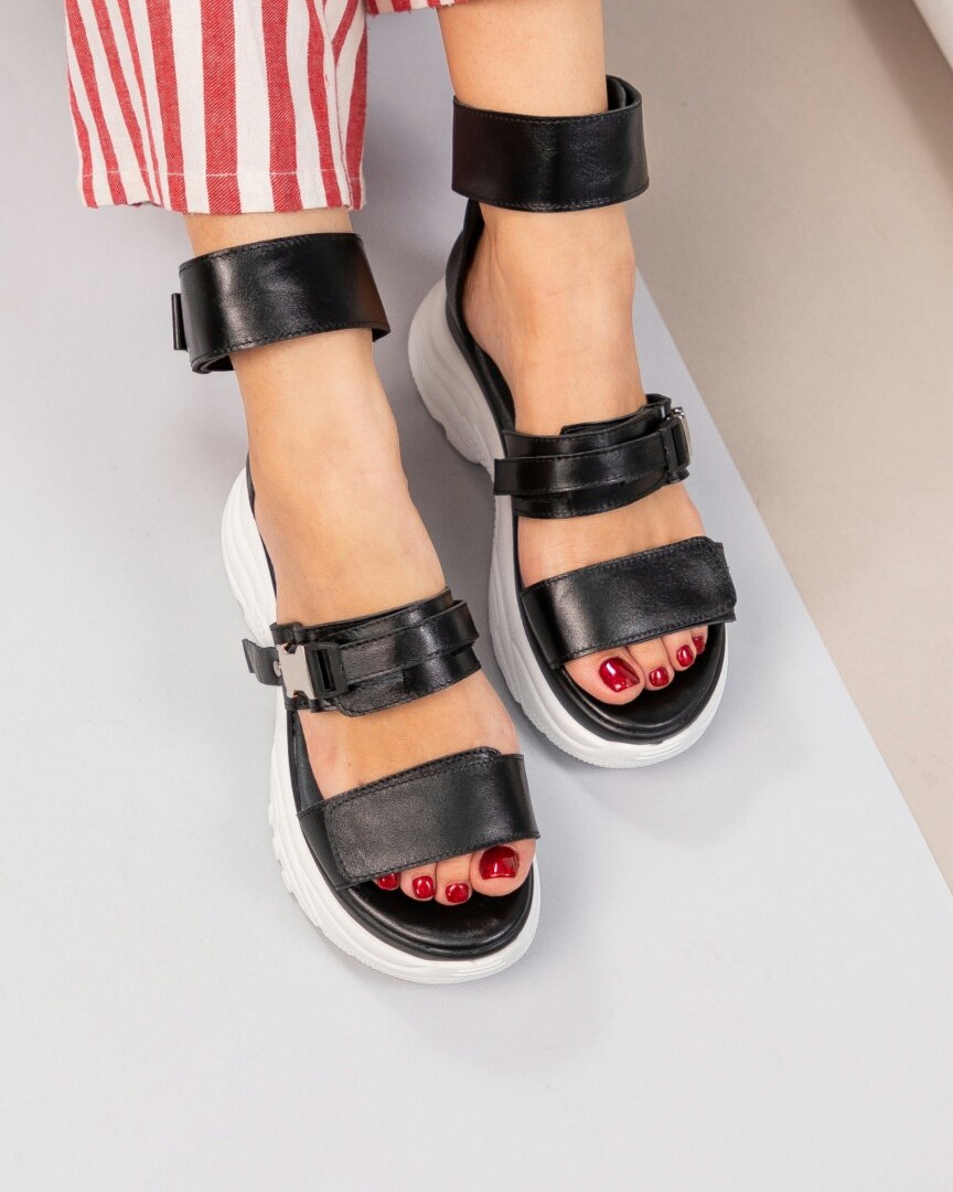 

Босоножки Arietti 7713 36 (23) черный с белым