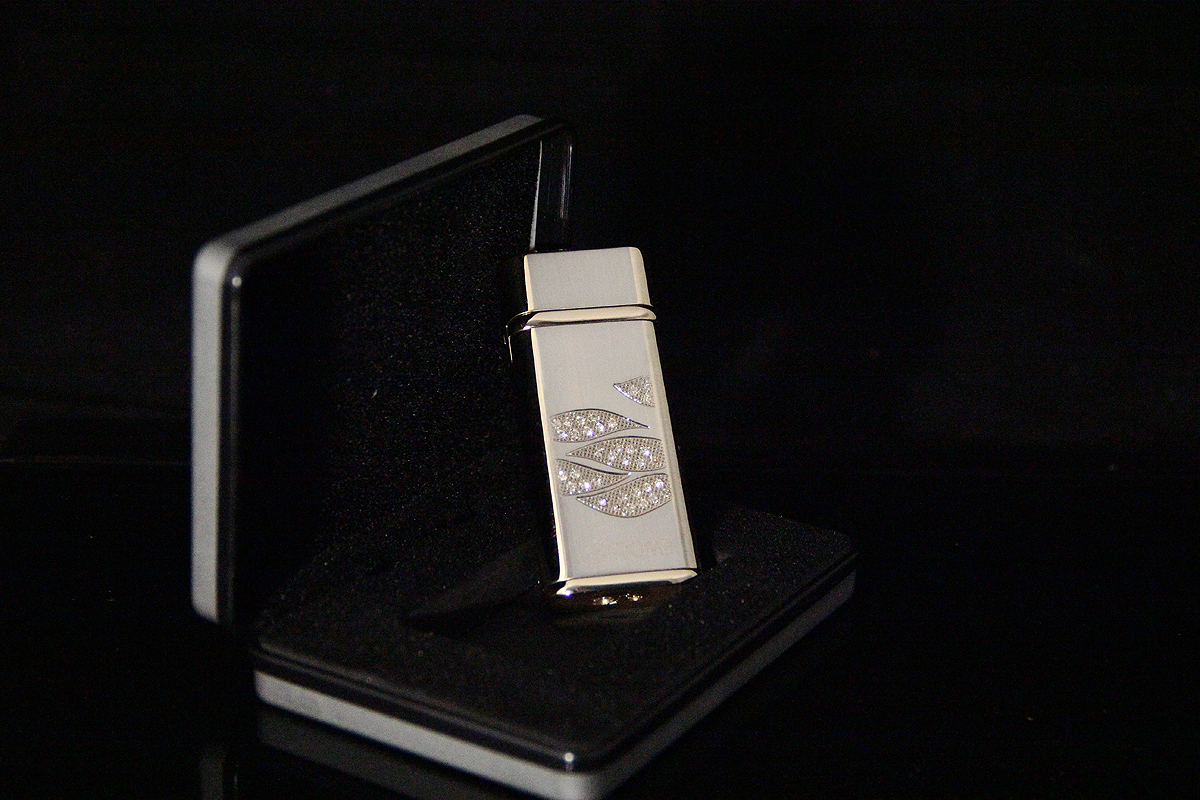

Зажигалка Sarome 908 B-49