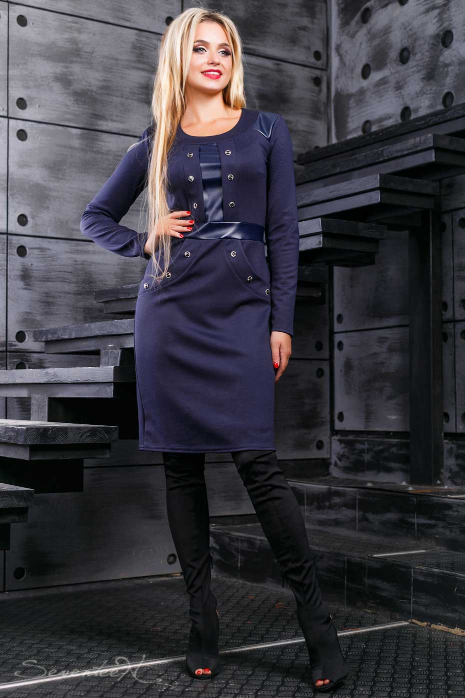 

Женское Seventeen трикотажное платье с кожаными вставками цвет темно-синий XL (879.2409)