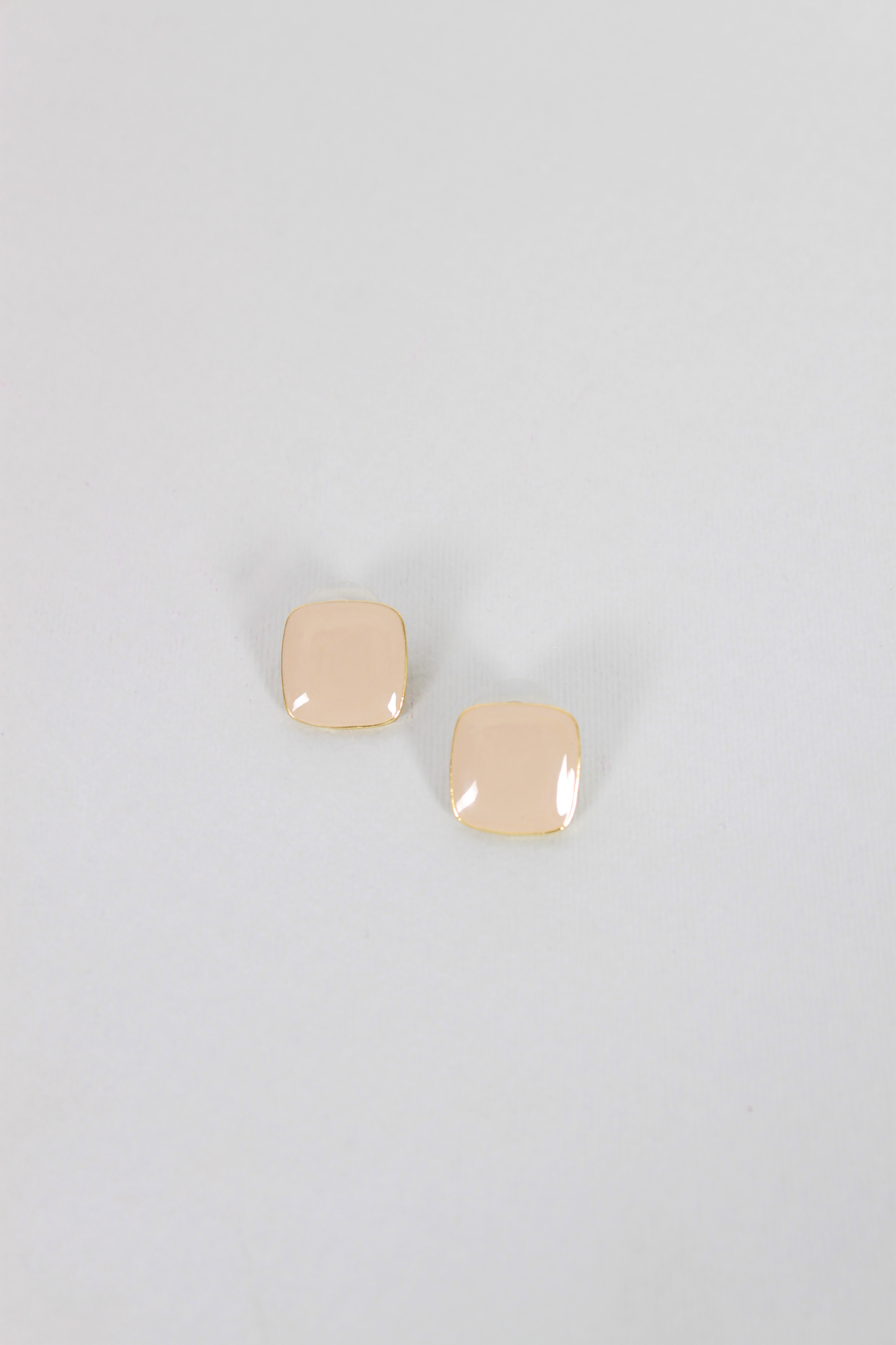 

Пусеты FAMO Серьги Тутси бежевые Длина 1.5(см)/ Ширина 1.5(см) (11-15)