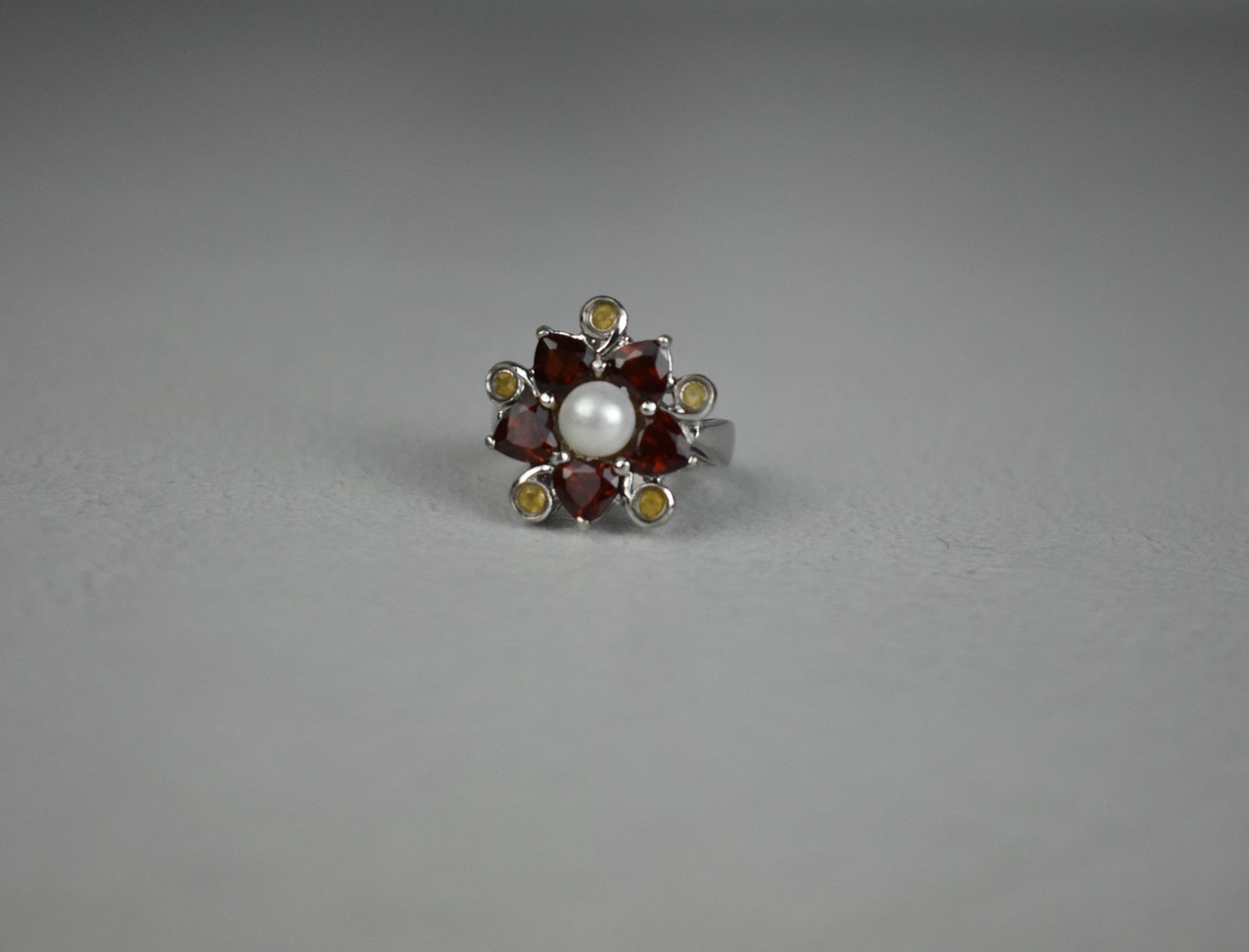 

Серебряное кольцо с Альмандином Гелиодором И Жемчугом 090 Sky Jewelry 17 (4227)
