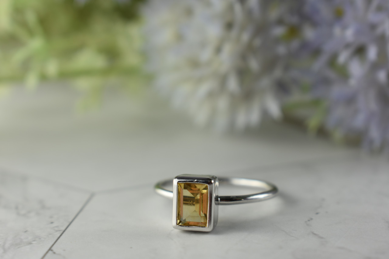 

Серебряное кольцо с Цитрином 075 Sky Jewelry 19 (400)