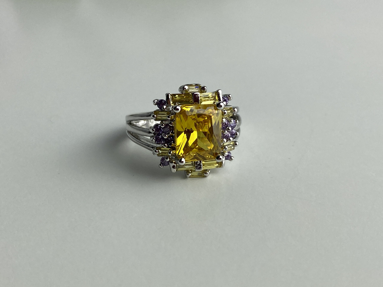 

Серебряное кольцо с Фианитами Солнце 25 Sky Jewelry 17,5 (1209387л)