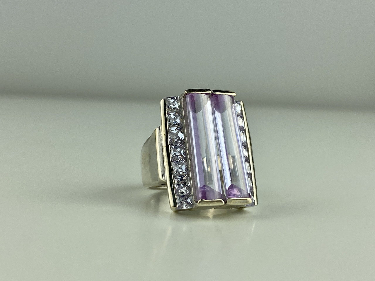 

Кольцо из серебра с Камнями Иолит Удовольствие 2727 Sky Jewelry 17,5 (89753л)