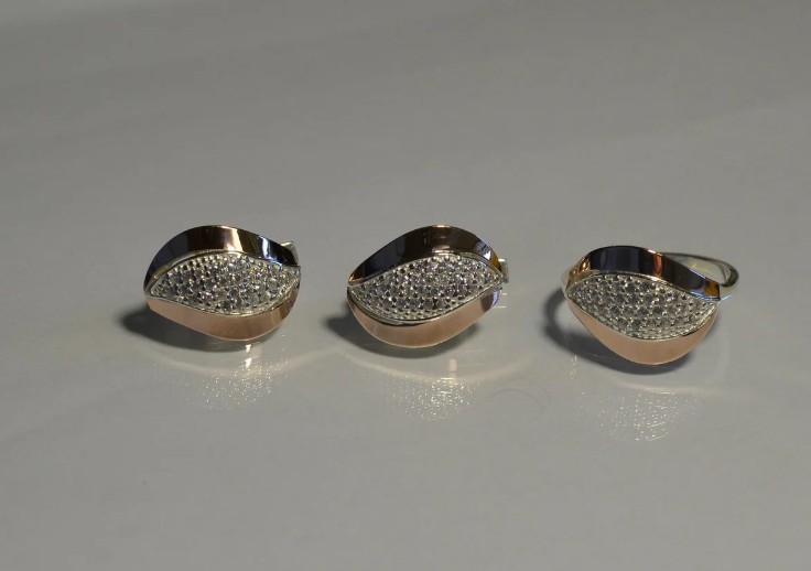 

Серебряный набор Shkatulka с золотыми пластинами 824н-0