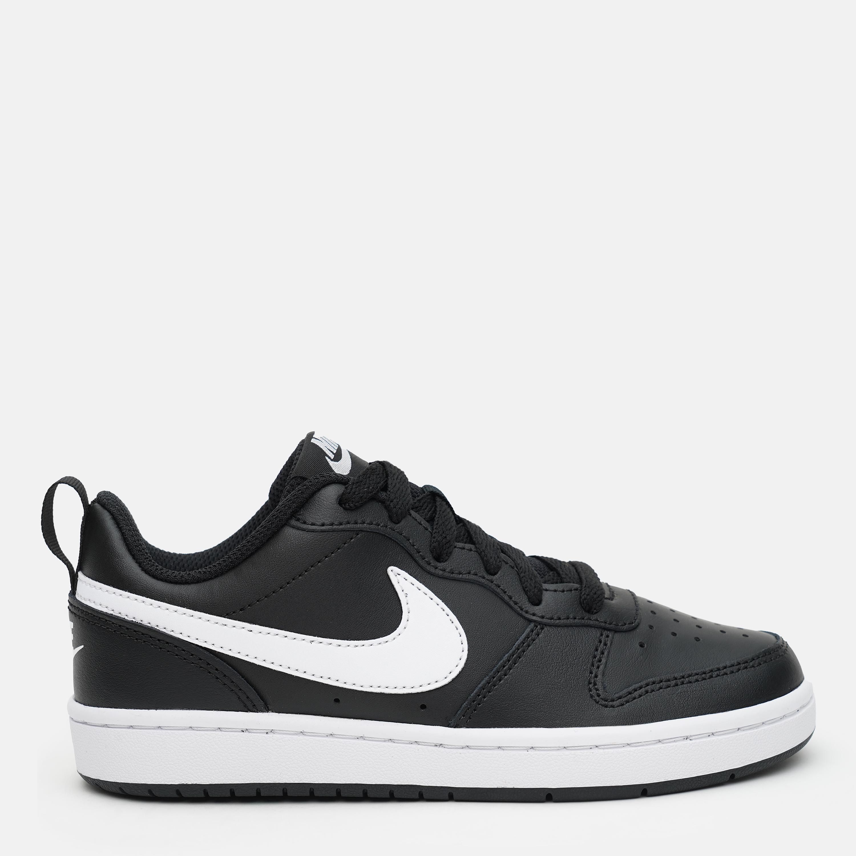 Акція на Кросівки дитячі Nike Court Borough Low 2 (Gs) BQ5448-002 39 (6.5Y) від Rozetka