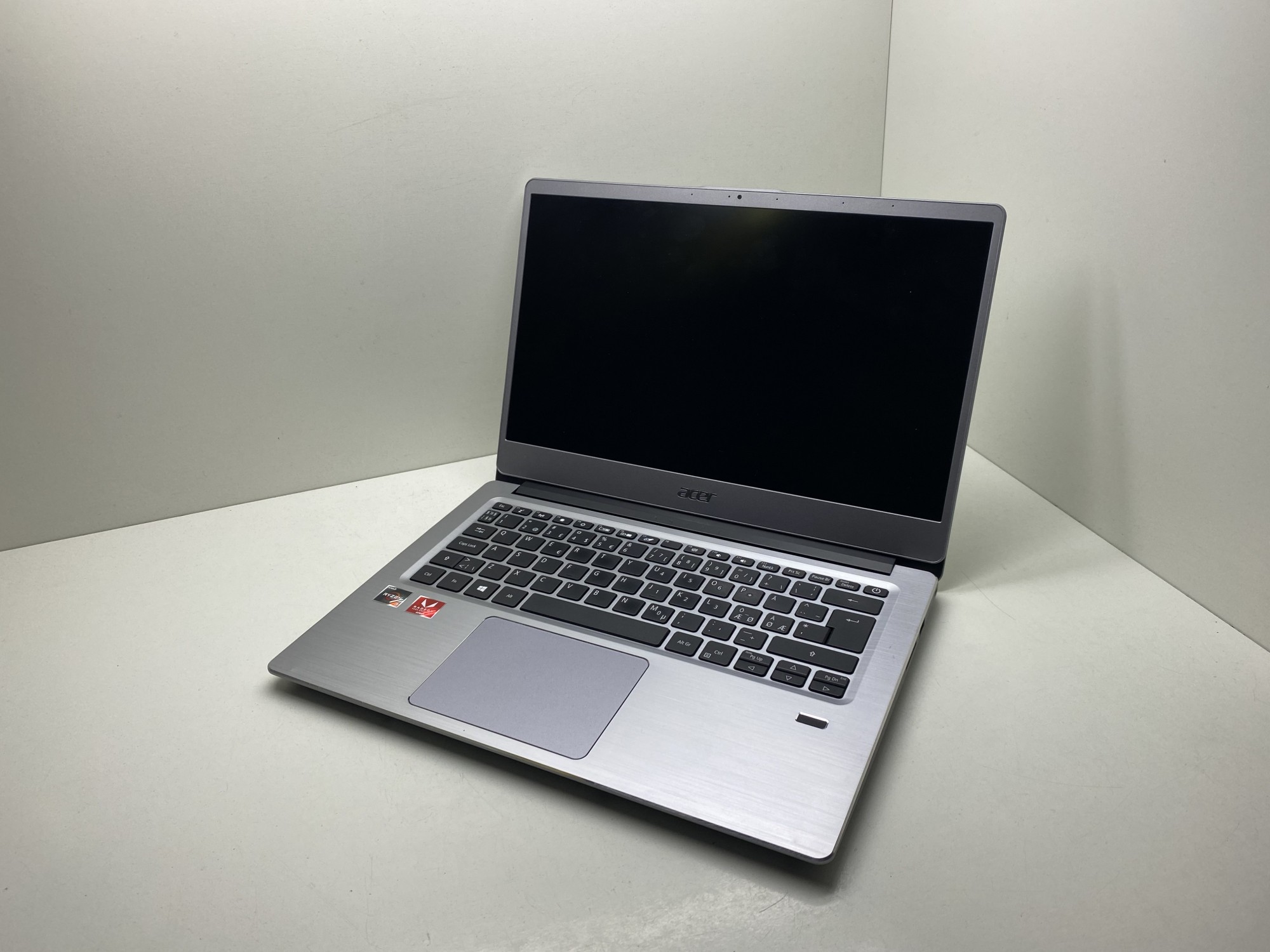 Ноутбук Acer Swift SF314-41 \ IPS \ Ryzen 3 \ 8 GB \ SSD 120 GB \ Б\В ...