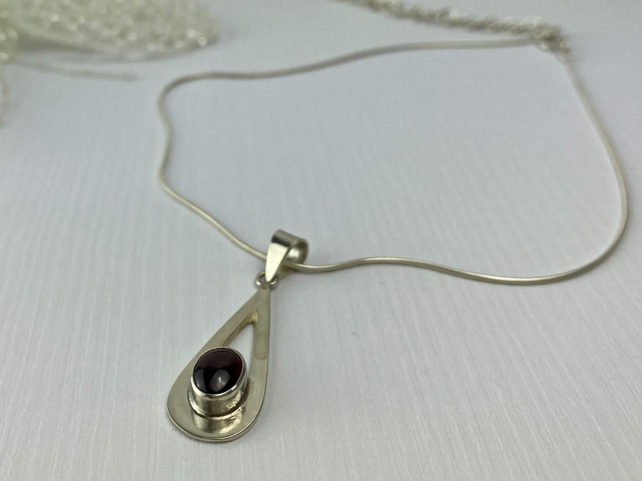 

Серебряная цепочка с кулоном Гранат Пироп Sky Jewelry