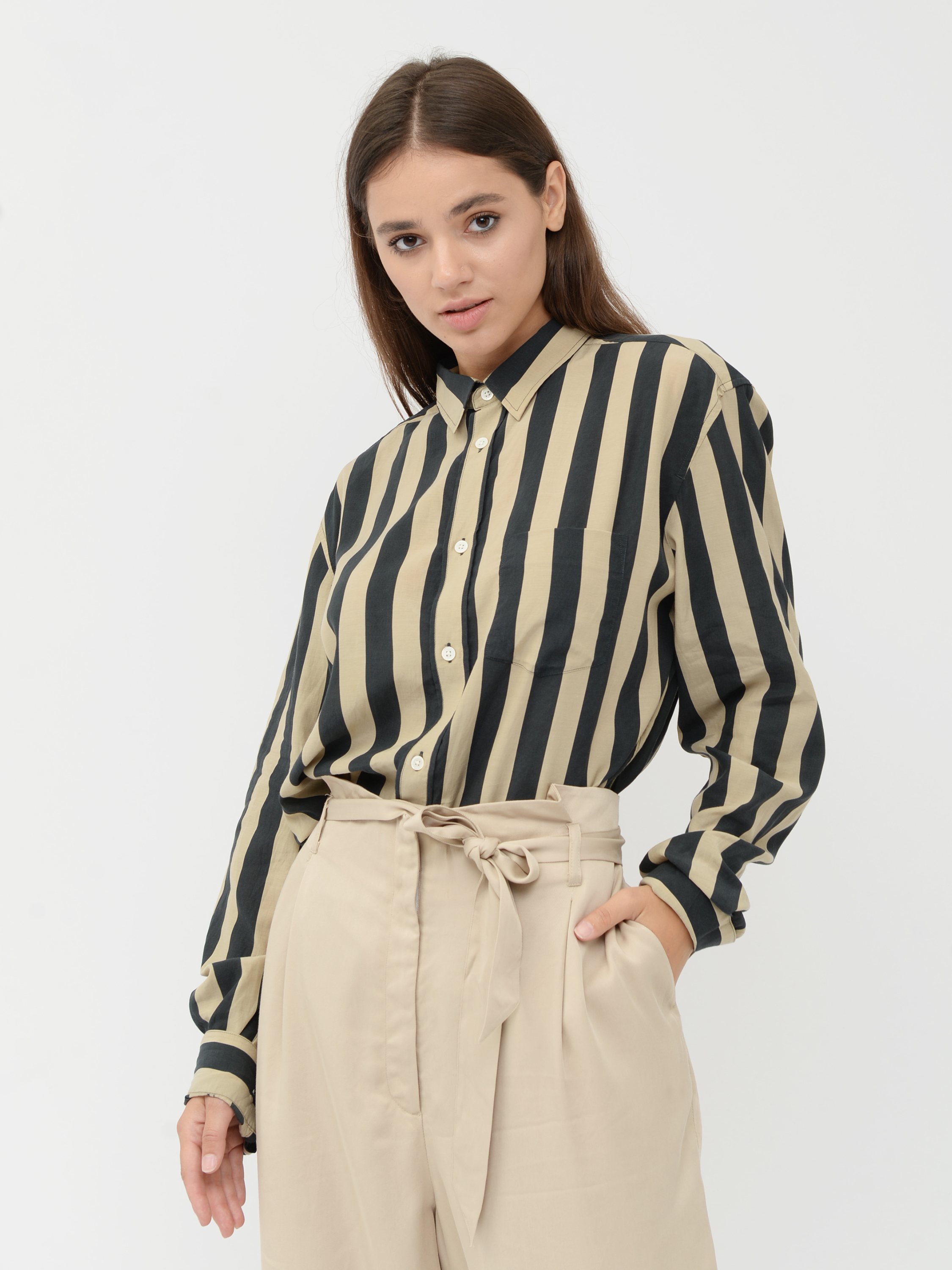 

Рубашка H&M 221474 M Бежевая с черным