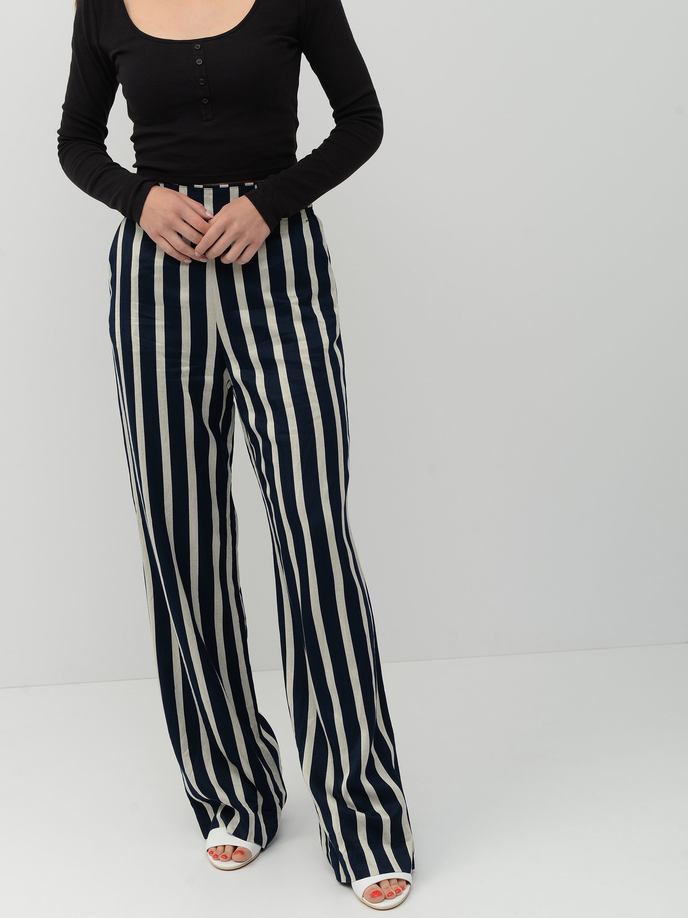

Брюки H&M 5541021 34 Синие с серым