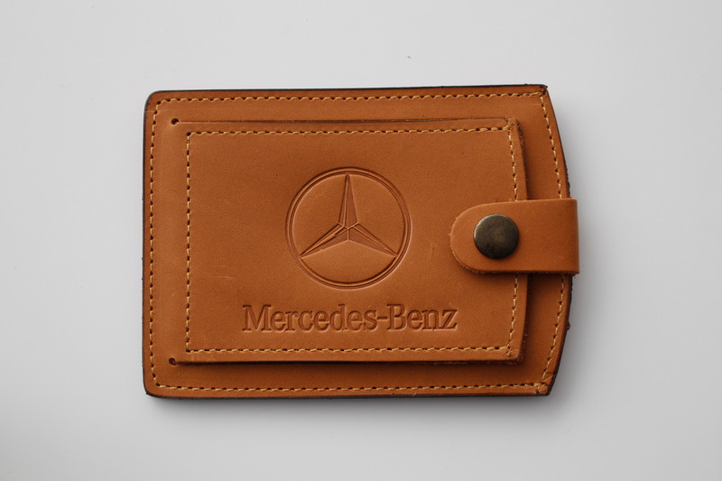 

Кожаная обложка для прав Image-D с логотипом Mercedes желтая 5072