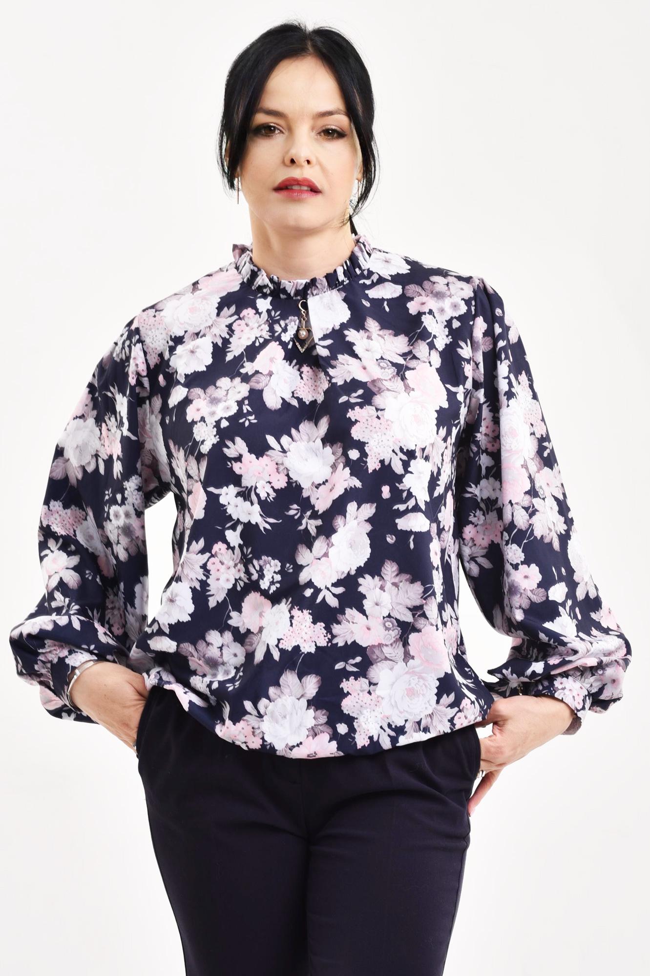 

Блуза Julin ТМ Джулин с воротничком-стойкой и украшением синяя с розовым размер 48