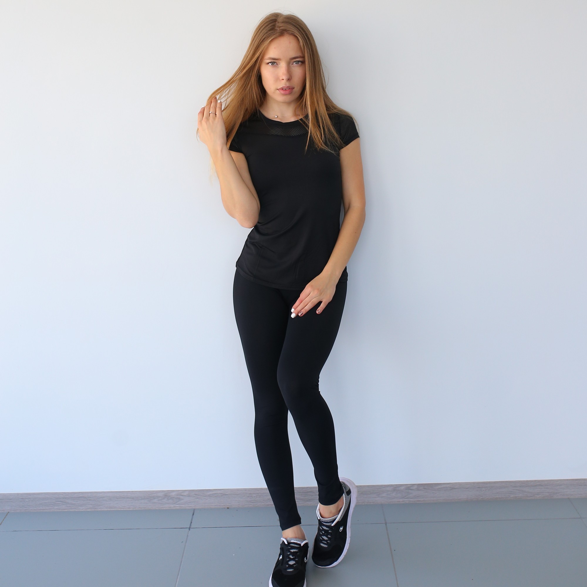 

Женский спортивный комплект GT ( лосины + футболка) Lines XS черный