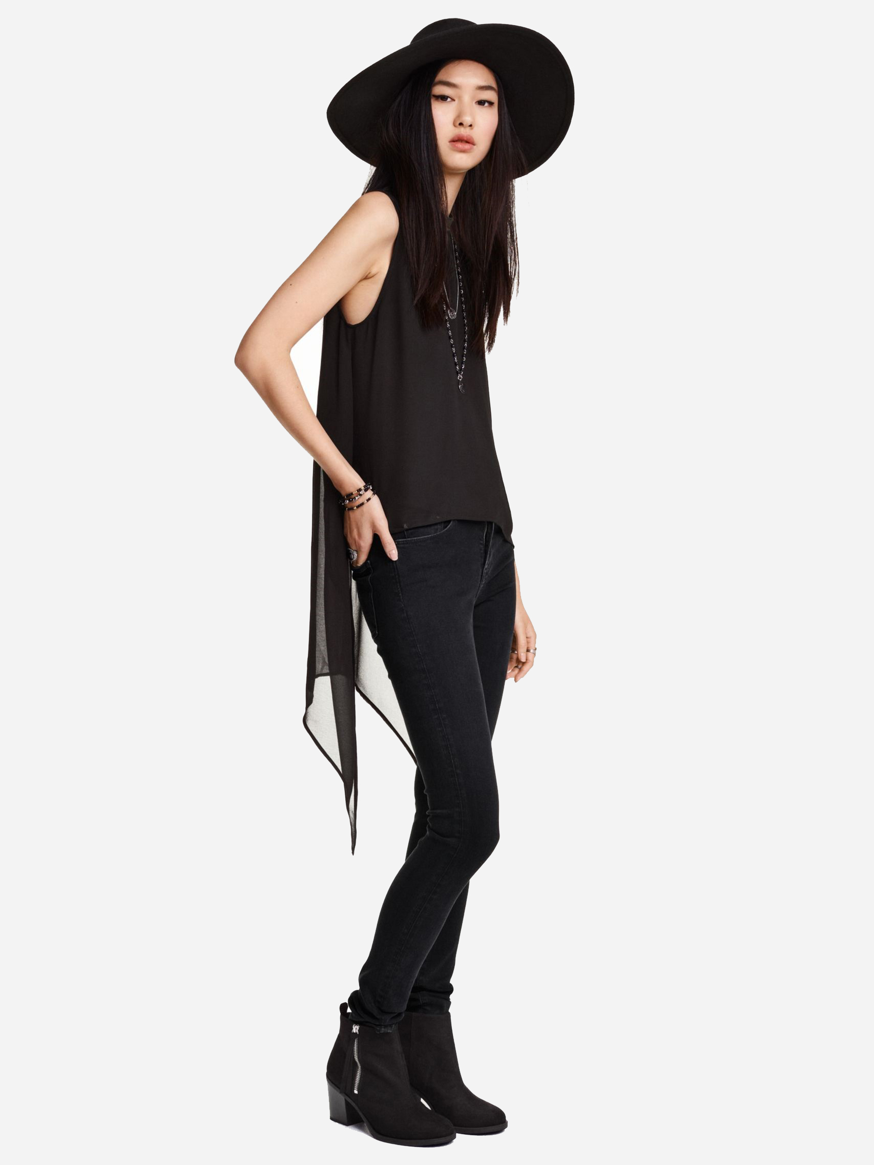 

Блузка H&M 03432143 38 Черная