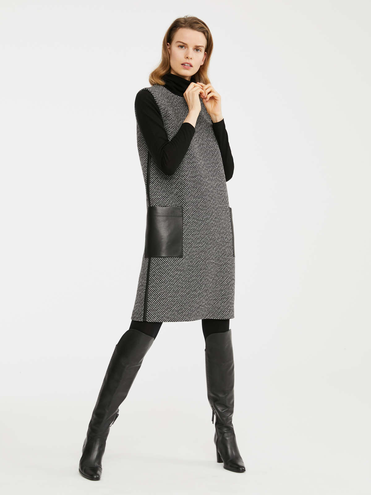 

Платье MaxMara  Черное 12260393000, Платье MaxMara 42 Черное 12260393000