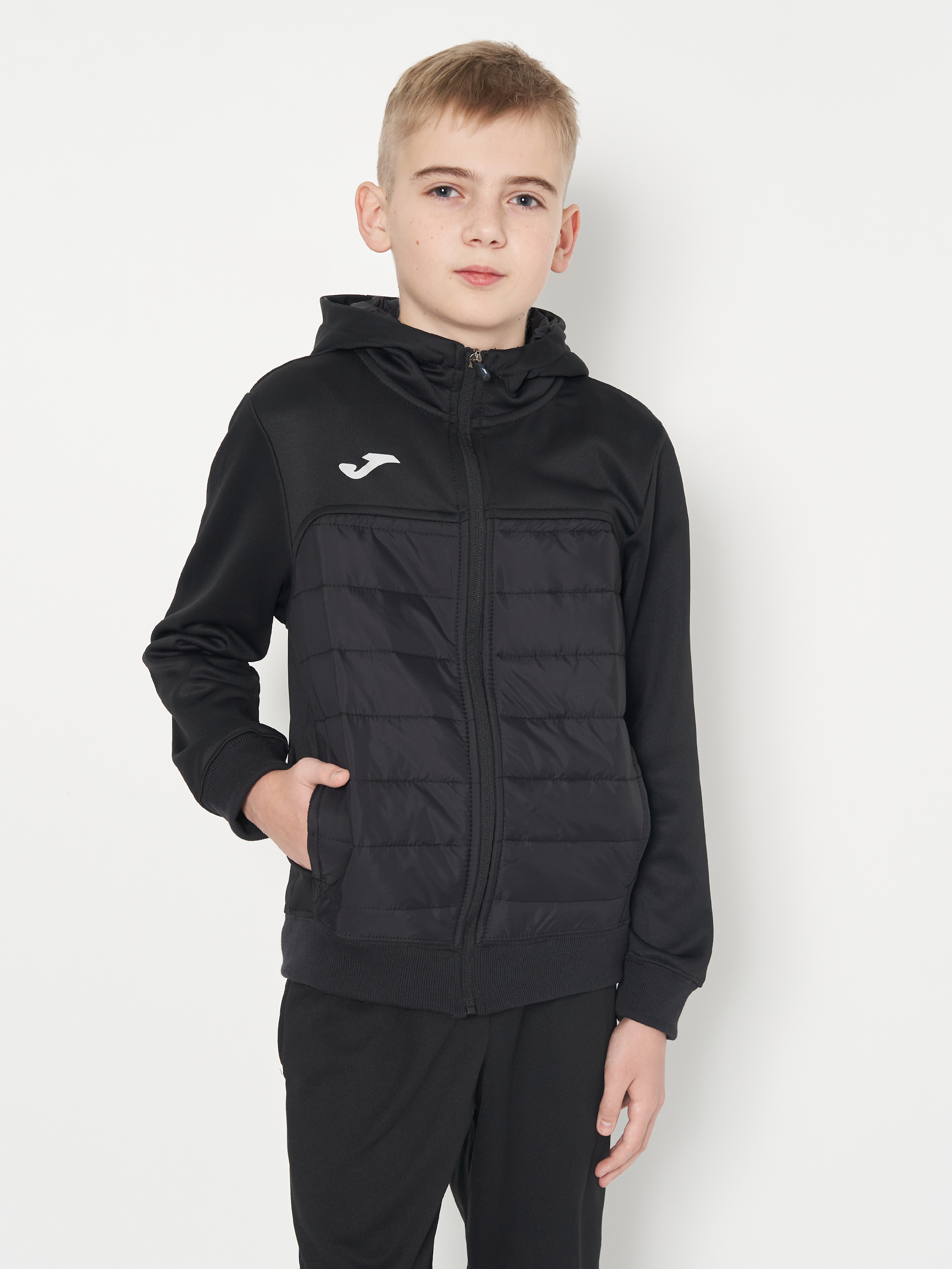 Акция на Дитяча демісезонна куртка для хлопчика Joma Berna 101103.100 118-128 см 4XS Чорна от Rozetka