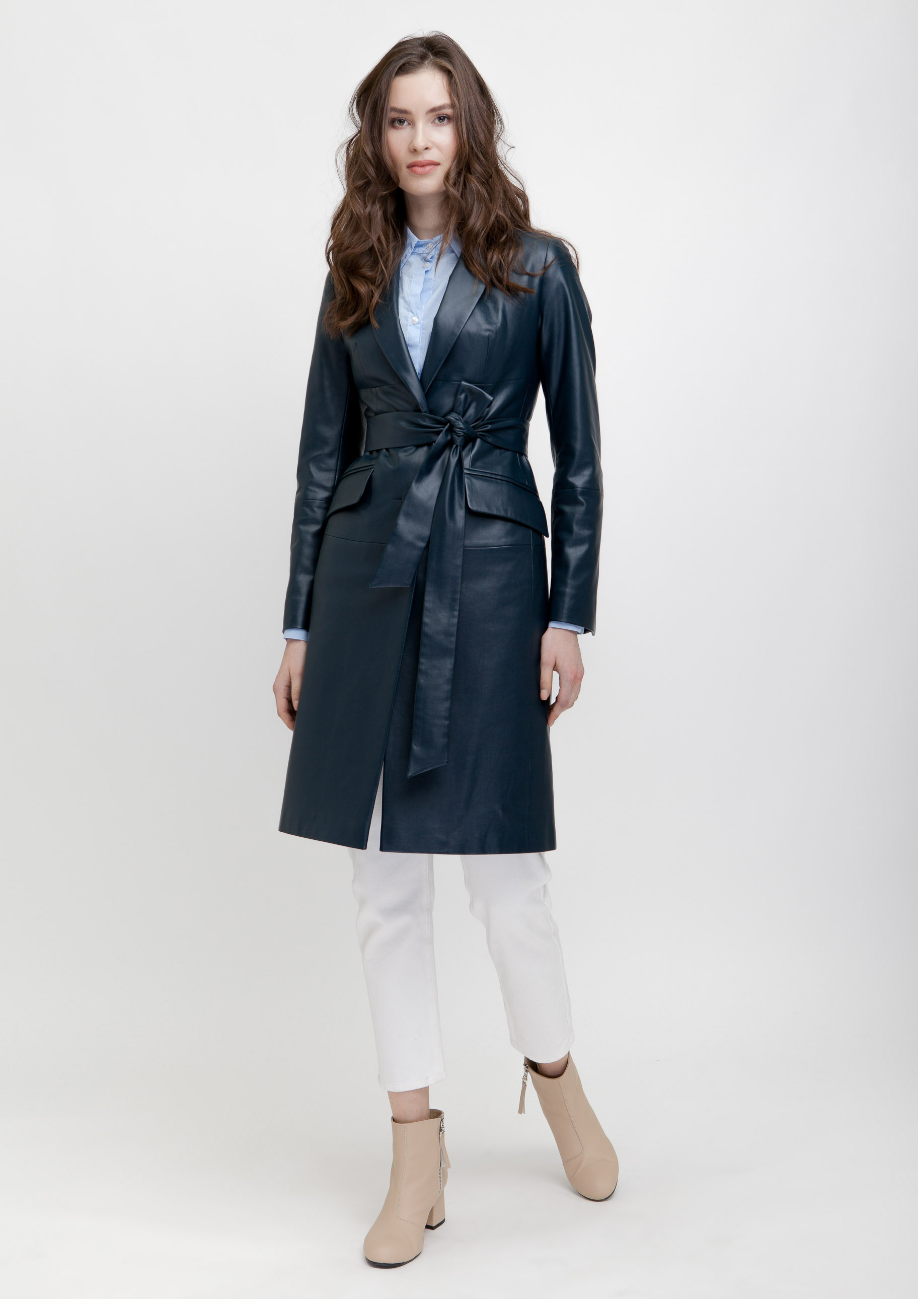 

Приталенный плащ из экокожи Samange 1065M-RC 48 Cиній