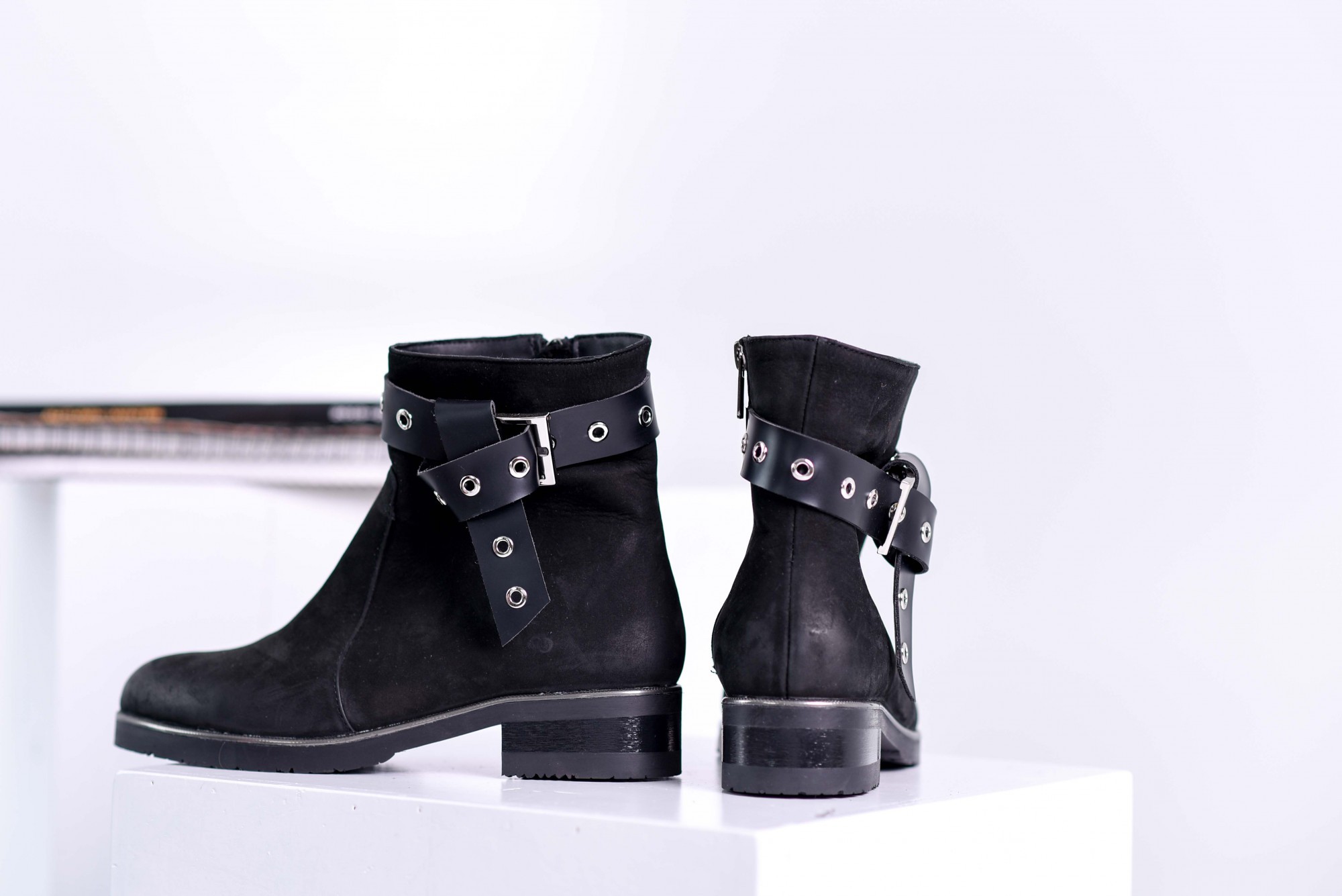 

Ботинки Maya Shoes 2378 Черный 39р